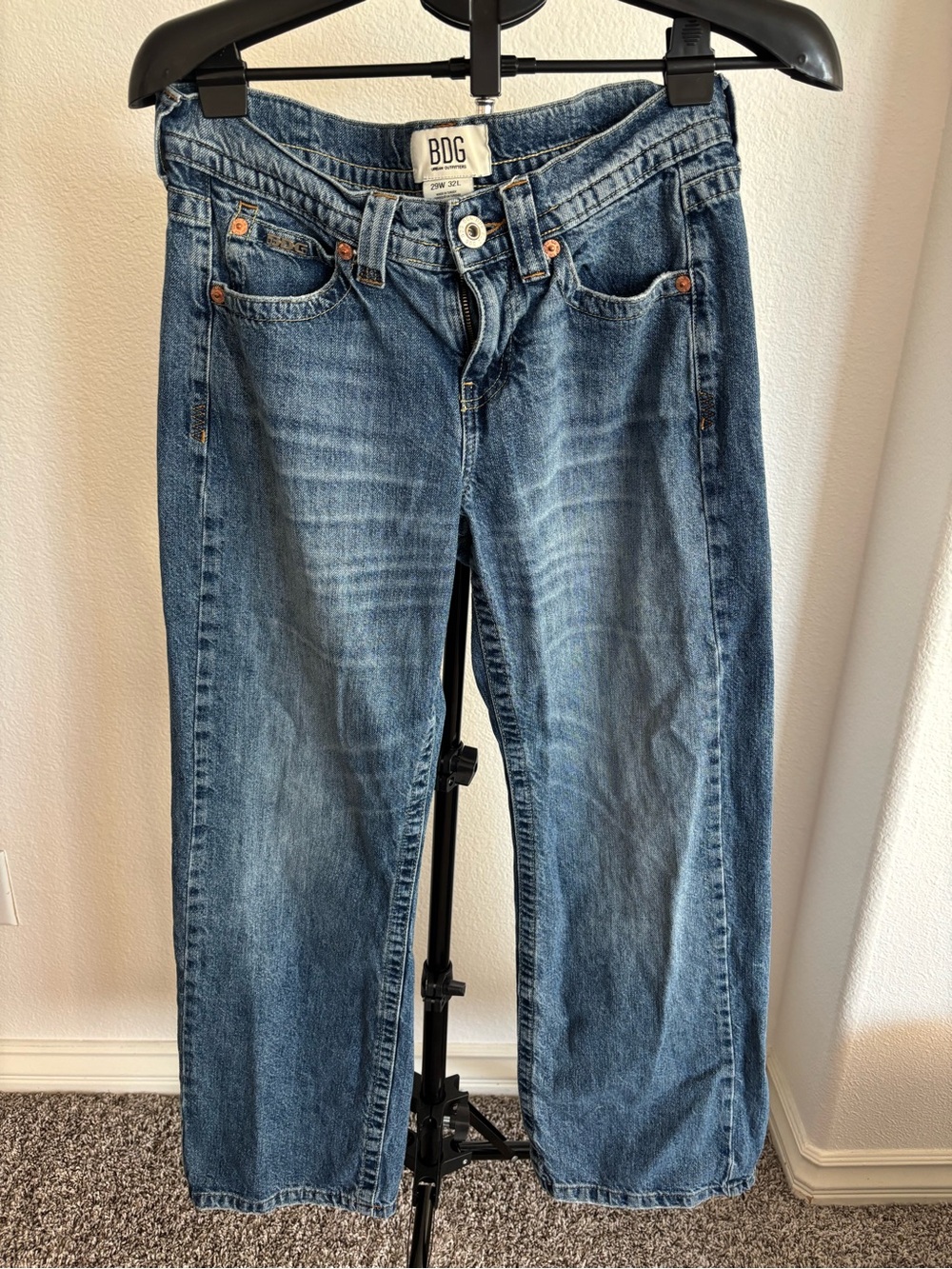 BDG Kayla Low Rise Straight Jeans in Medium Blue Wash